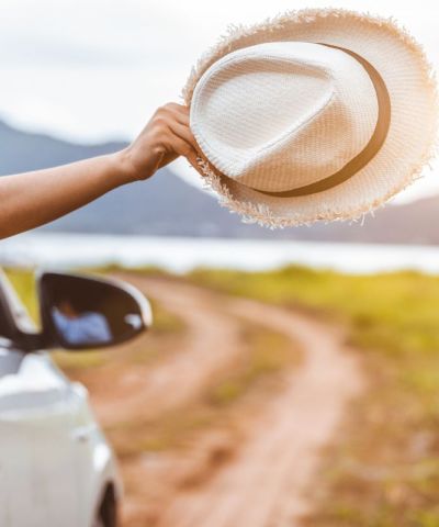 Come si spostano gli italiani? L’automobile è sempre il veicolo del cuore