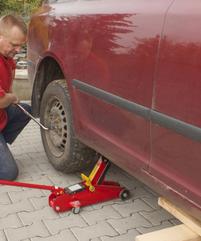 Gomma bucata: ecco come cambiarla! 
