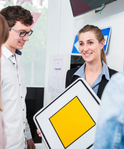 Privatista patente B: si risparmia davvero?