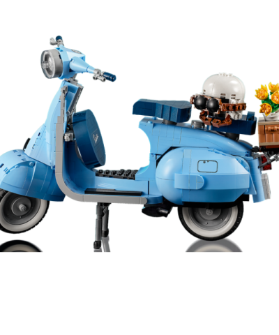 Vespa 125, dalla Dolce Vita ai mattoncini Lego