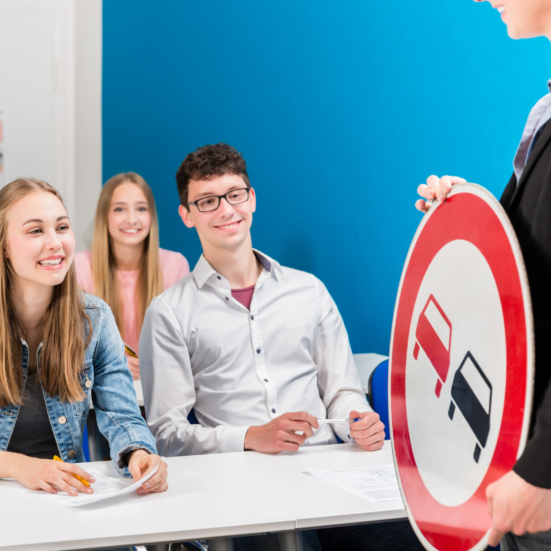 Istruttori di scuola guida: è crisi in Campania