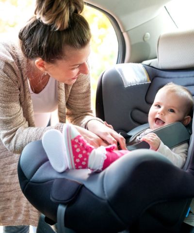 Nuova normativa seggiolini per auto 2024: tutto quello che c’è da sapere