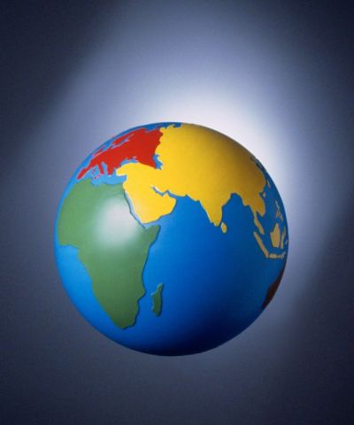 Le regole stradali più assurde del mondo: quando il Codice della Strada italiano sembra improvvisamente… normale