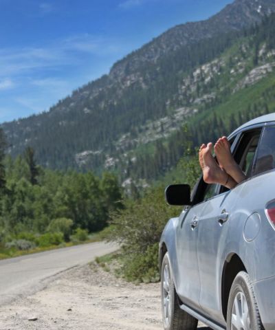 Guidare con le infradito si può?