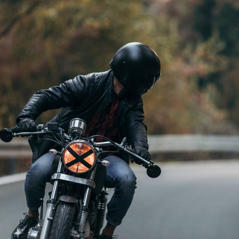 Il linguaggio dei motociclisti: quando i gesti valgono più di mille parole