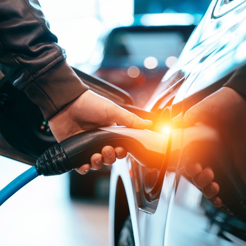 Auto Elettrica o a benzina: qual è la più conveniente?