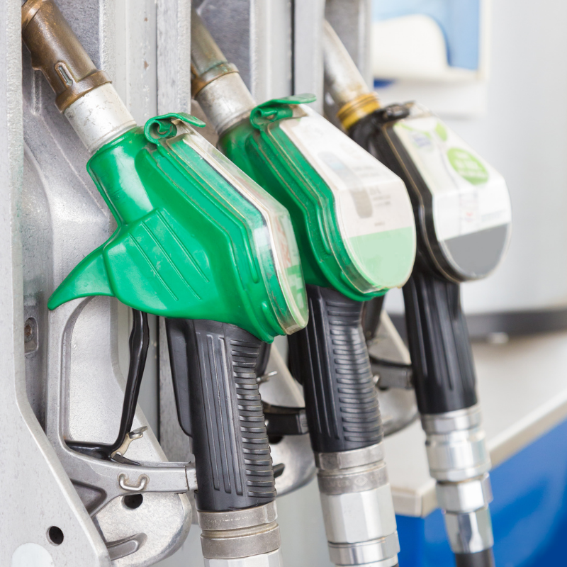 Decreto energia: da oggi 30,5 centesimi in meno sulla benzina