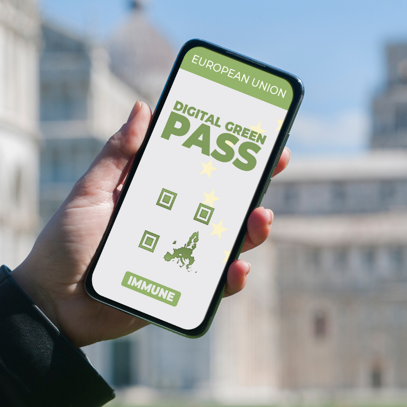 Sui mezzi pubblici controllano il super green pass