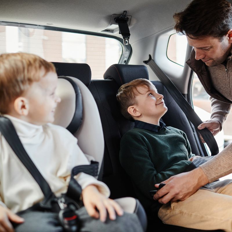 nuova normativa seggiolini per auto autoscuole nel web 800x800 1